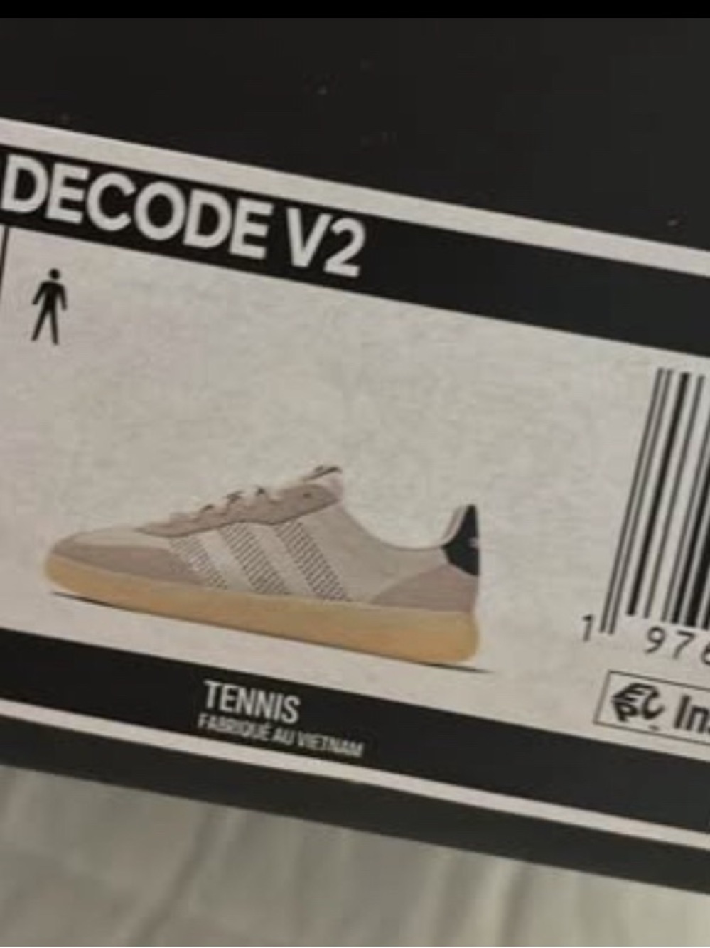 adidas kids Barreda Decode Shoe  size 4